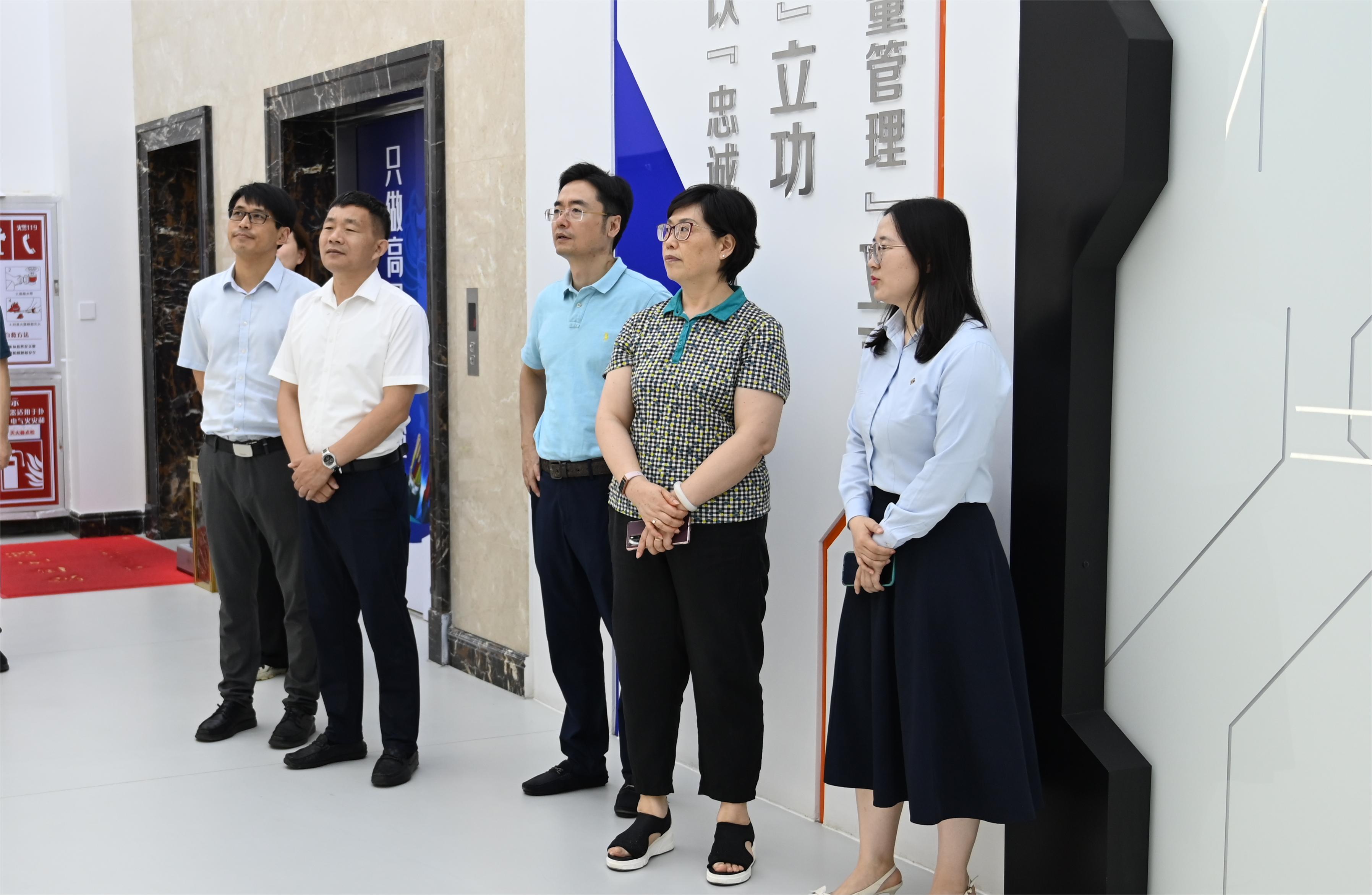 三门峡市科协调研兴发游戏xf股份科技建设工作